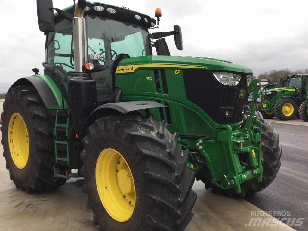 John Deere 6R250 Tractoren