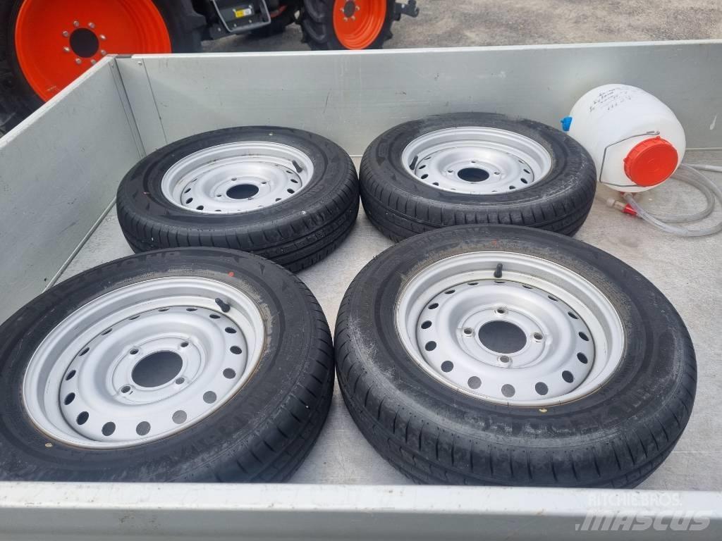 Mega Worker Bestelwagens met open laadbak