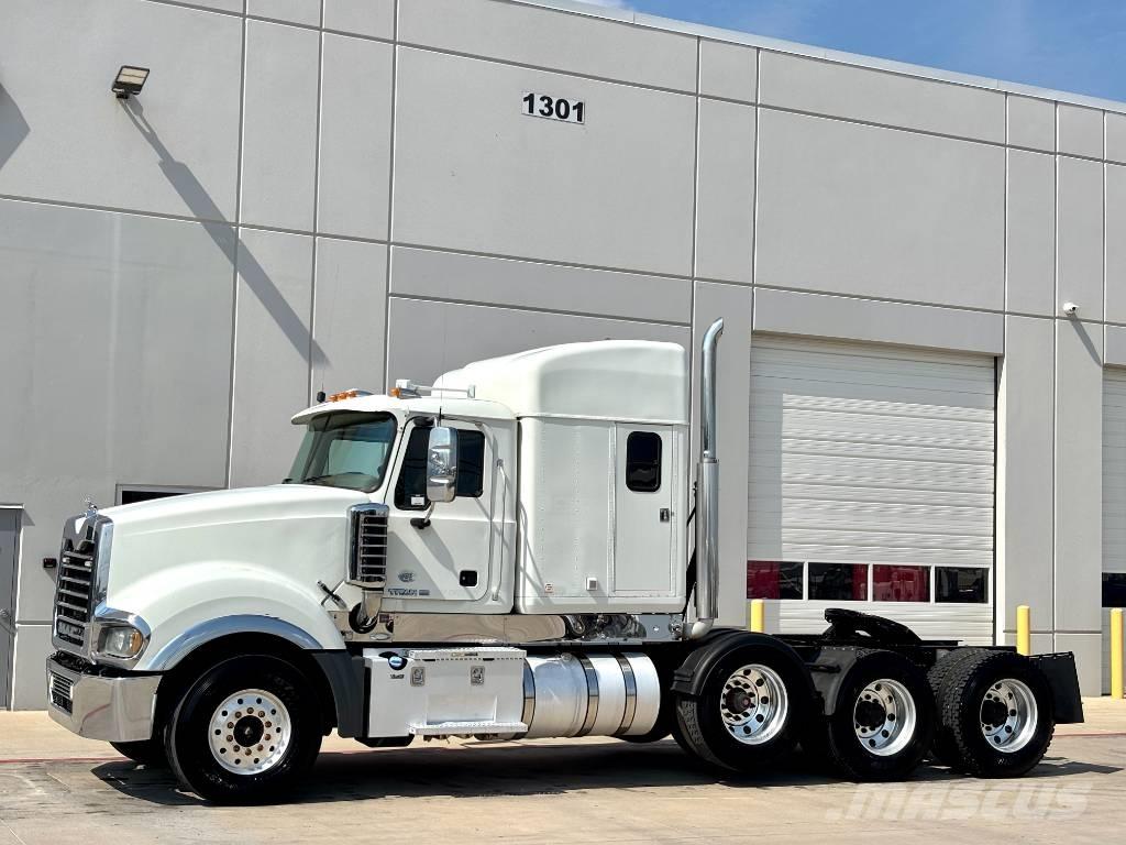 Mack Titan TD 713 Trekkers