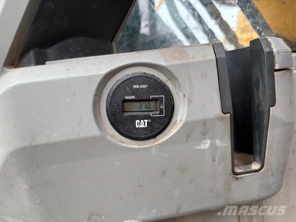 CAT 323 F L Rupsgraafmachines