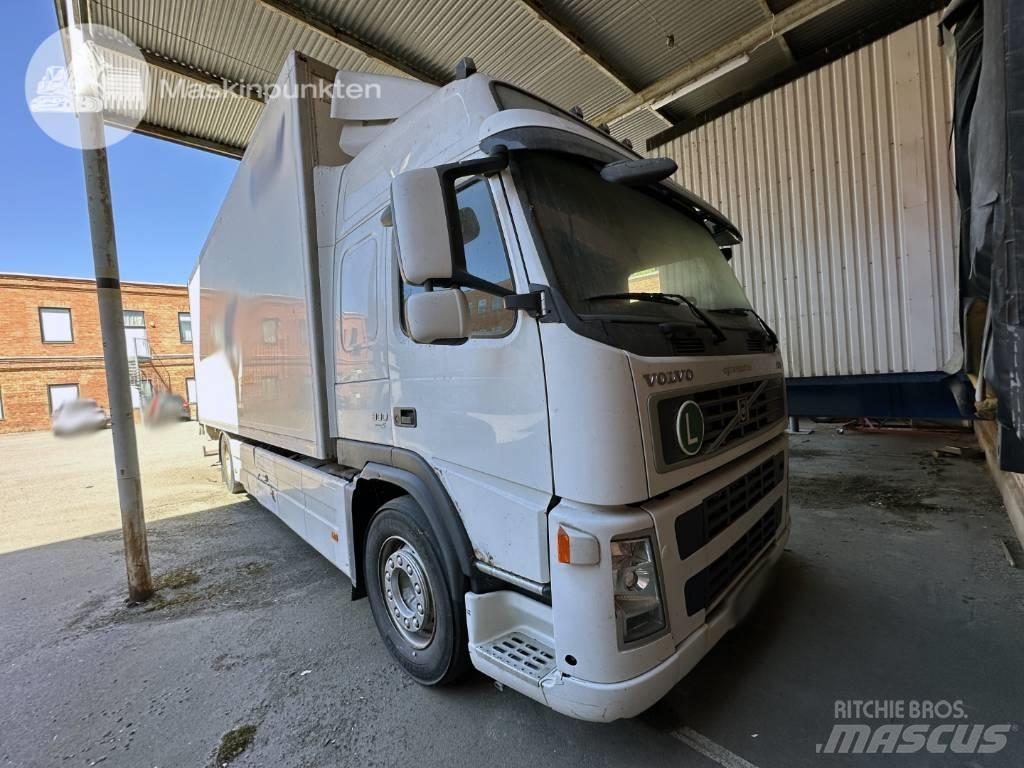 Volvo FM 300 Bakwagens met gesloten opbouw