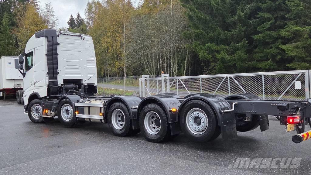 Volvo FH500 10X4 Chassis met cabine