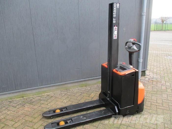 Toyota SWE 080L Stapelaar meeloop
