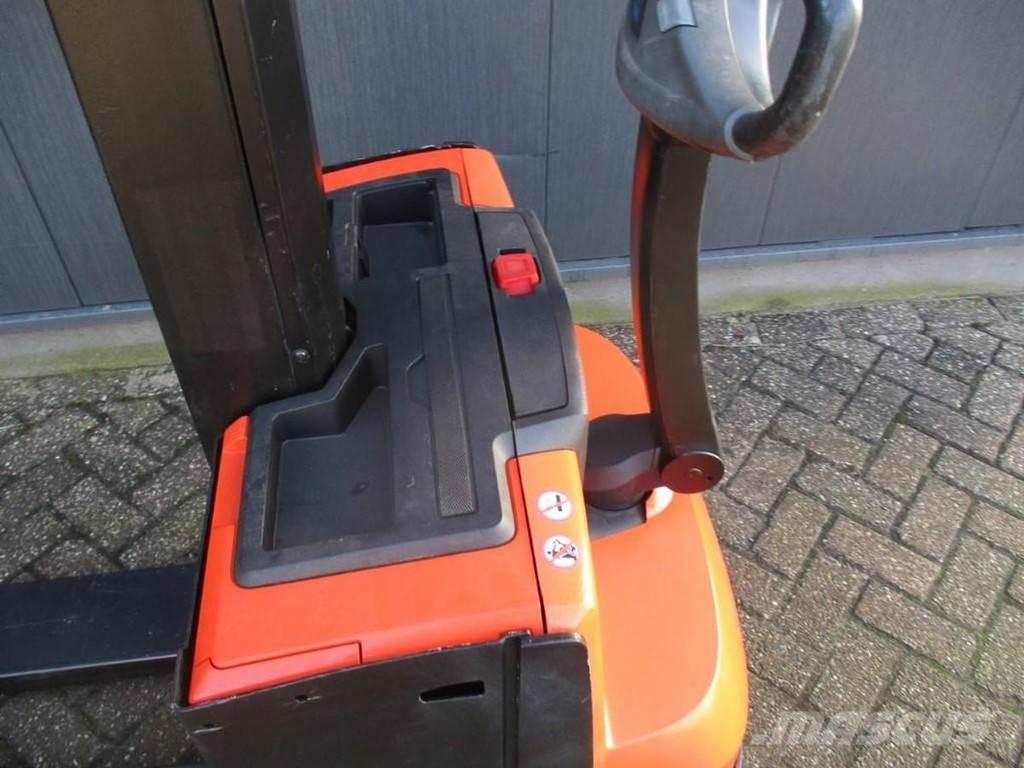 Toyota SWE 080L Stapelaar meeloop