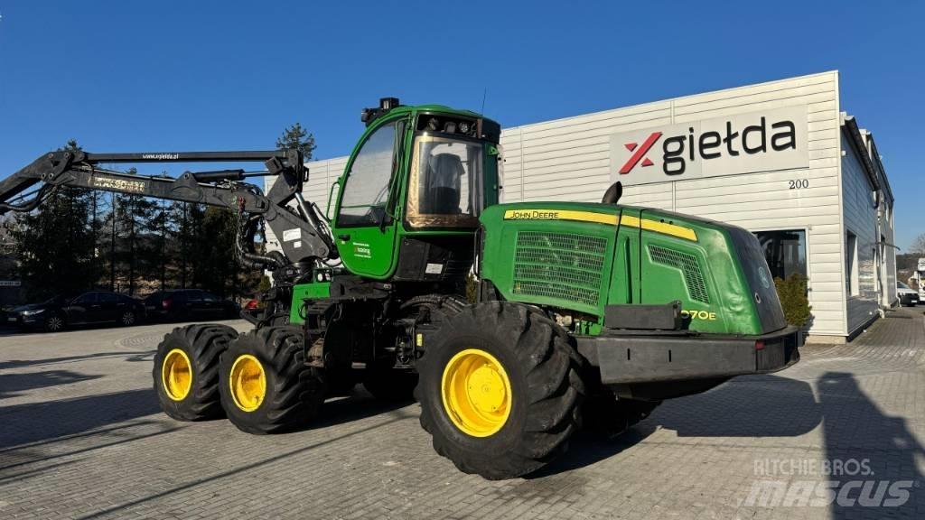 John Deere 1070 E Harvesters