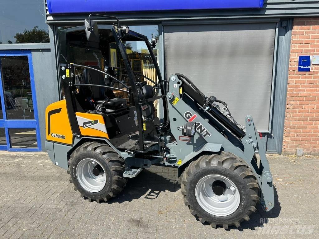 GiANT G 2500 HD Knik- en schrankladers