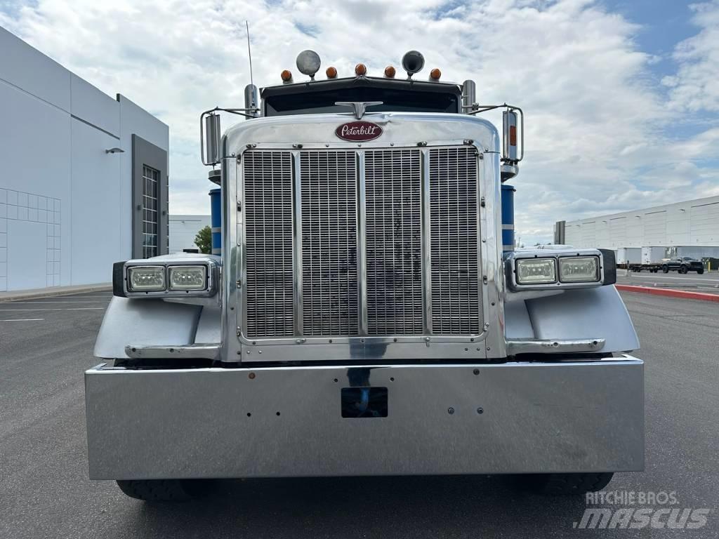 Peterbilt 379 Trekkers