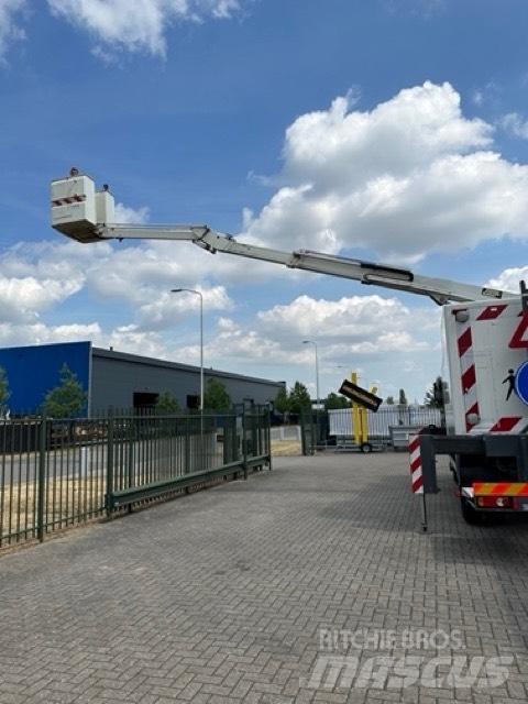 Custers T265-18 Auto hoogwerkers