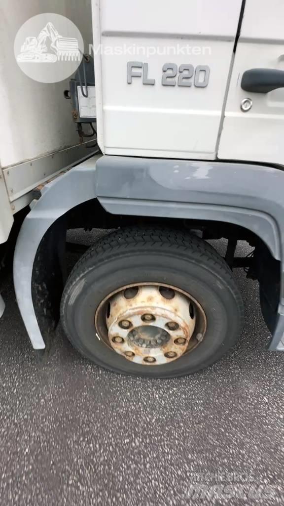 Volvo FL 612 Bakwagens met gesloten opbouw