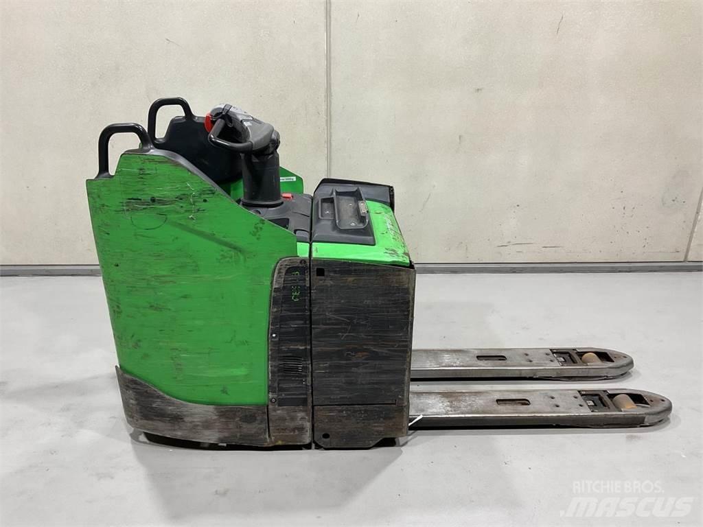 Cesab P320 Meerij pallettruck met platform