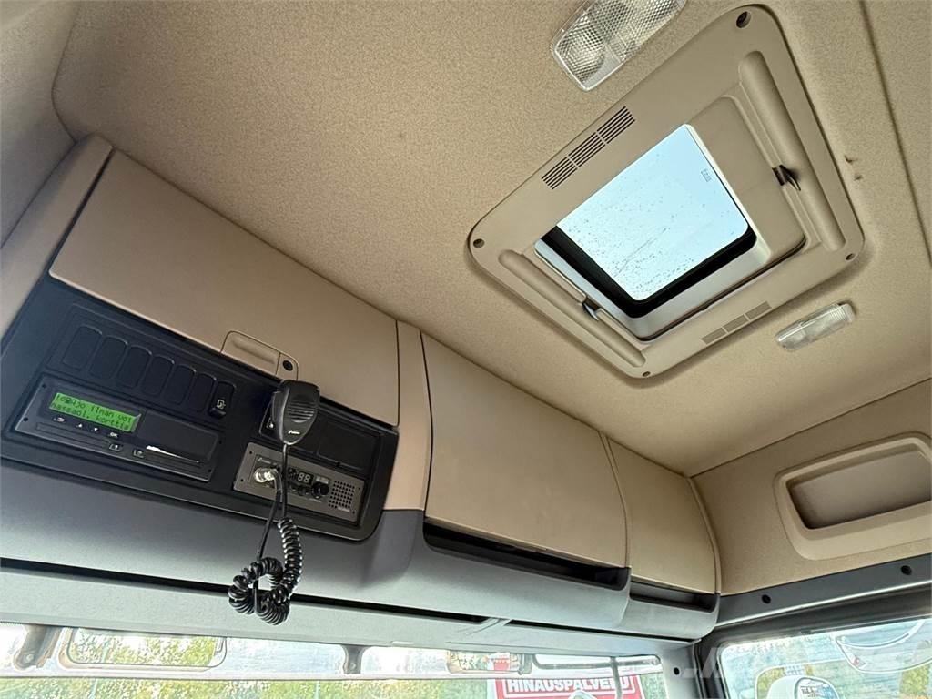 Scania R 500 Vlakke laadvloer met kraan