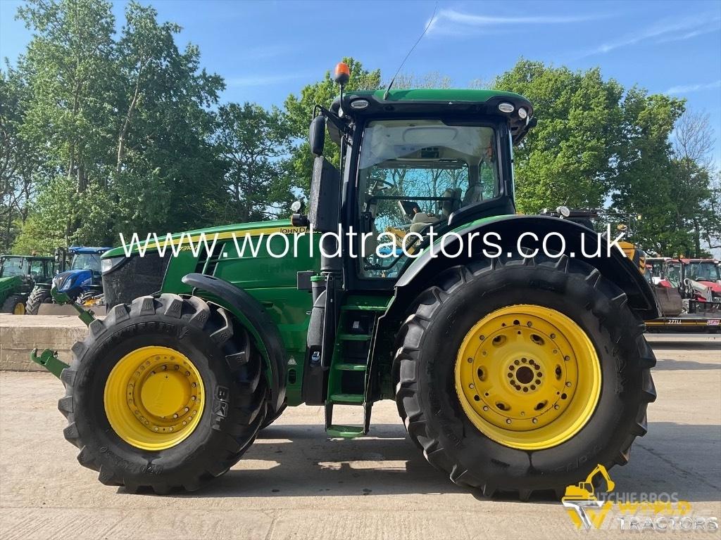 John Deere 7310 R Tractoren