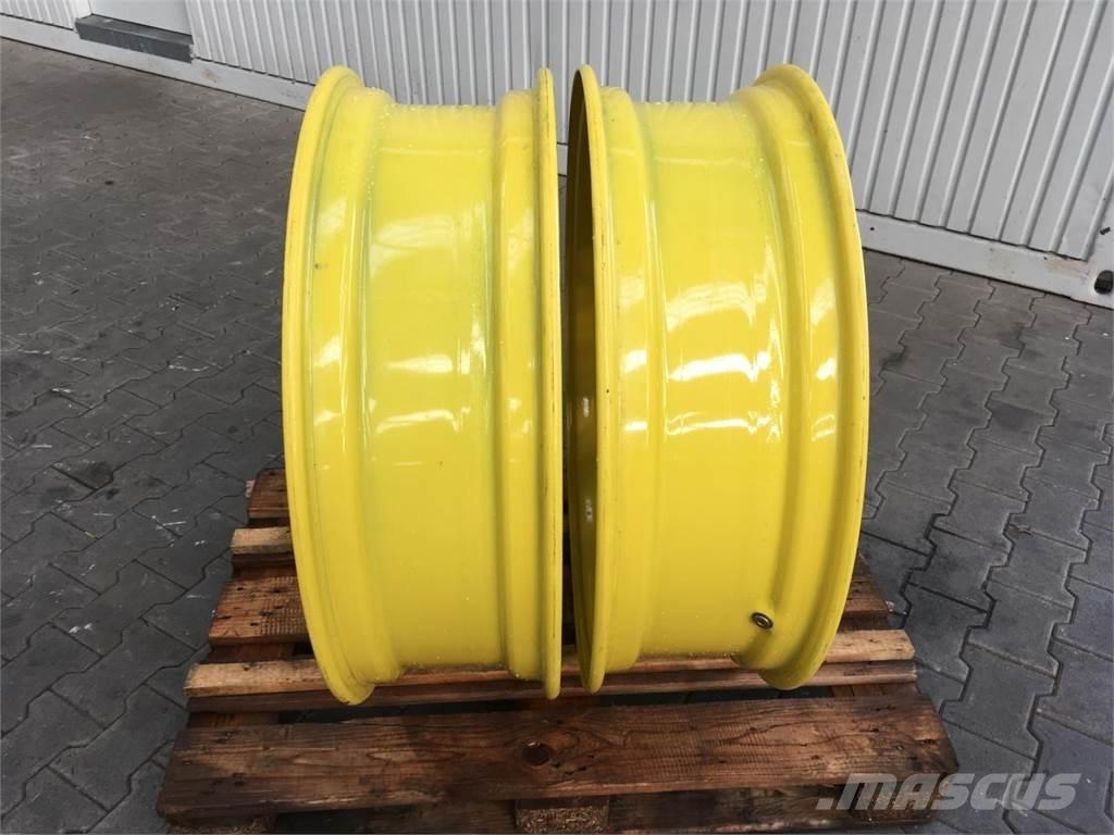 John Deere 10x34 Banden, wielen en velgen