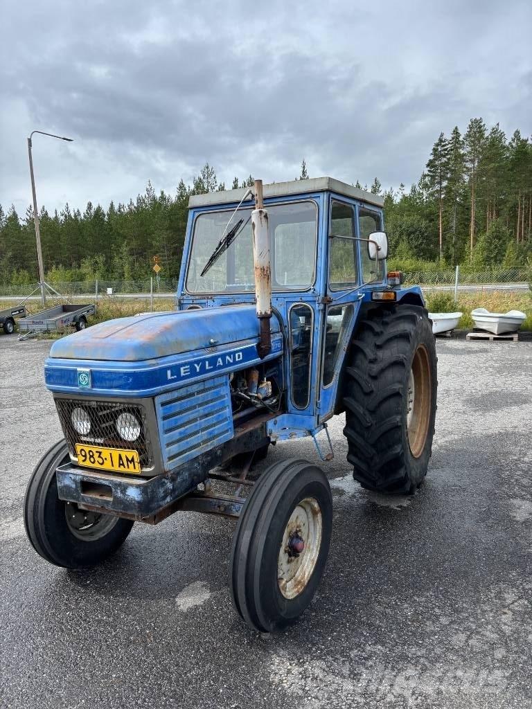 Leyland 270 Tractoren