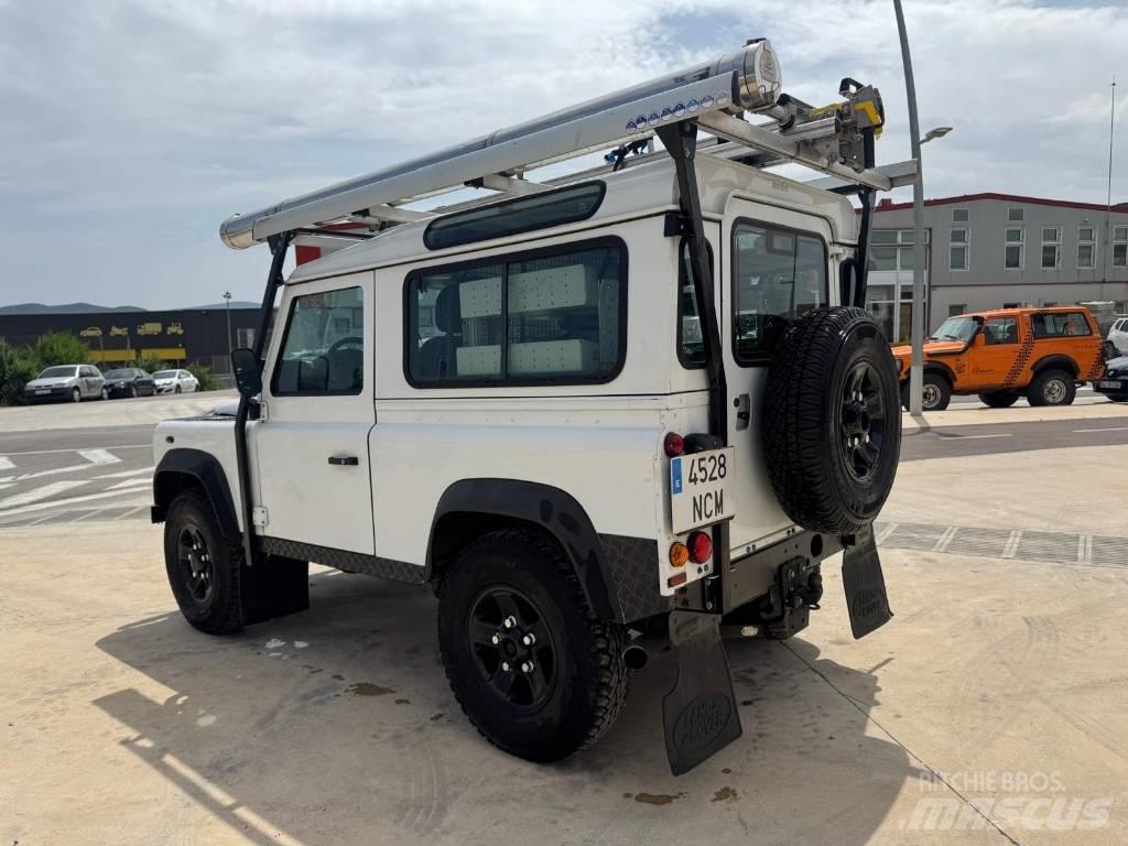 Land Rover Defender Auto's