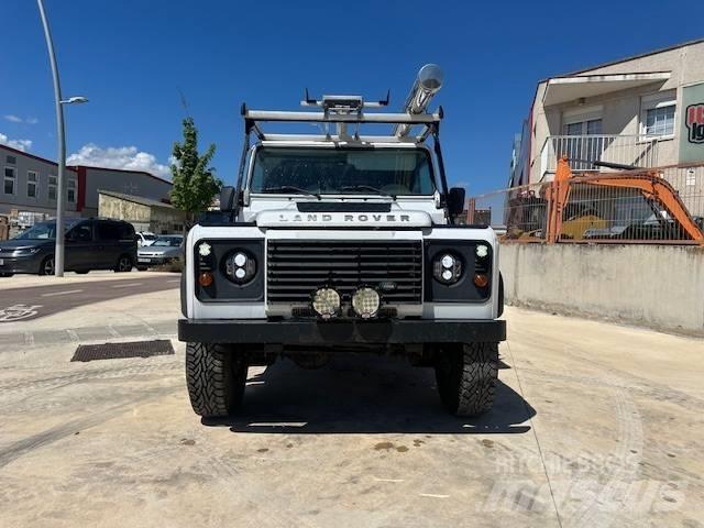 Land Rover Defender Auto's