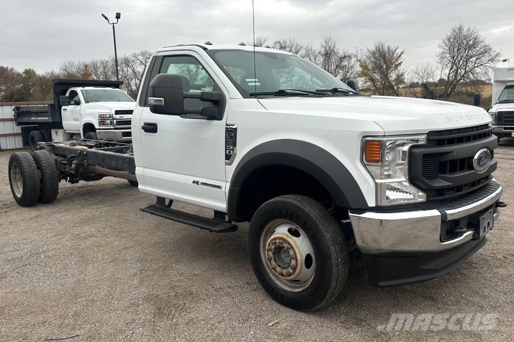 Ford F 550 XL SD Chassis met cabine