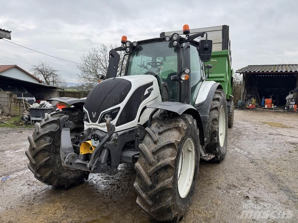 Valtra N174 Tractoren