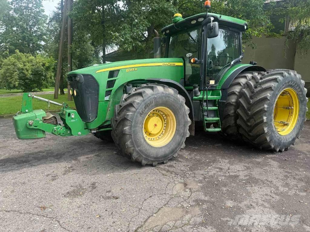 John Deere 8345 R Tractoren