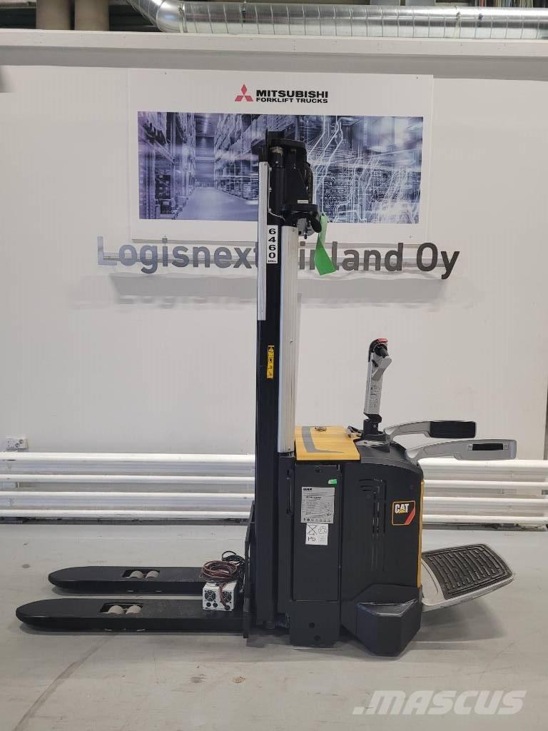 CAT NSV 16N Zelfrijdende stapelaars