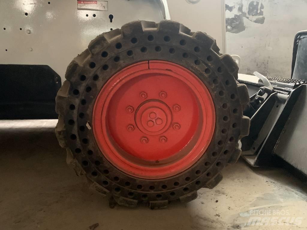 Bobcat S 300 Schrankladers