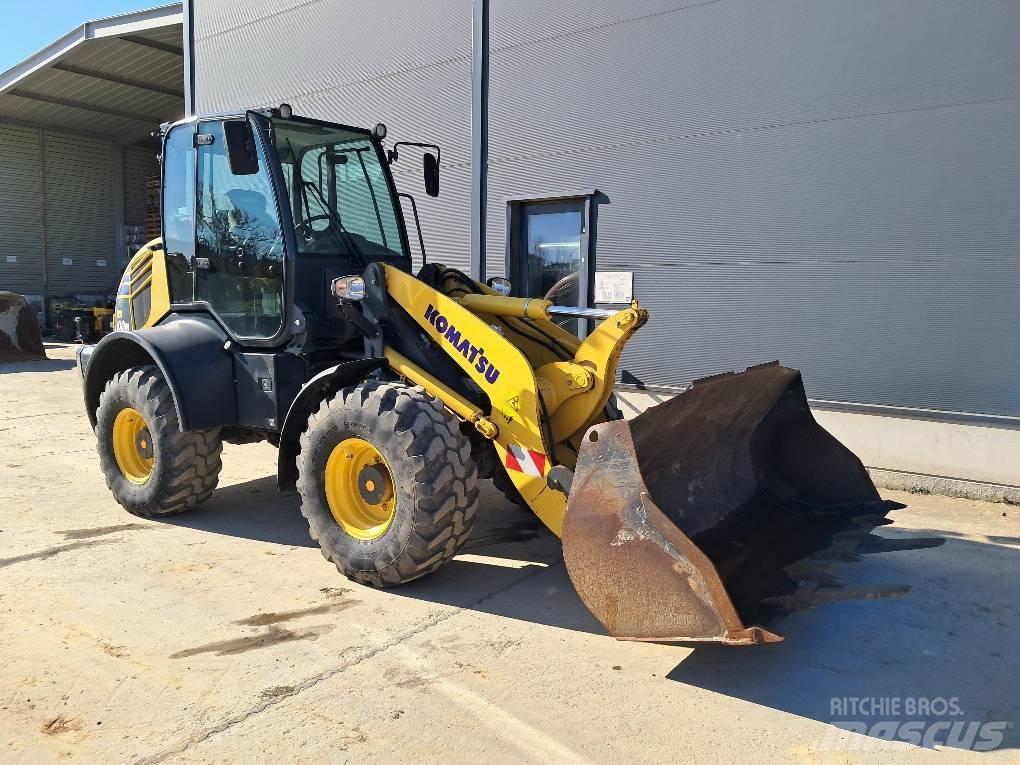 Komatsu WA100M-8 Wielladers