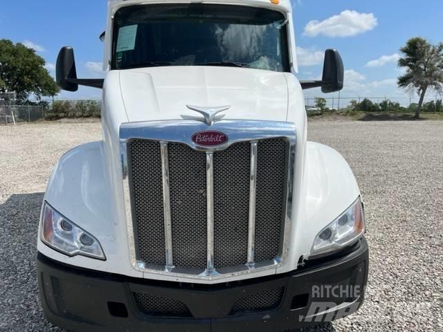 Peterbilt 579 Trekkers