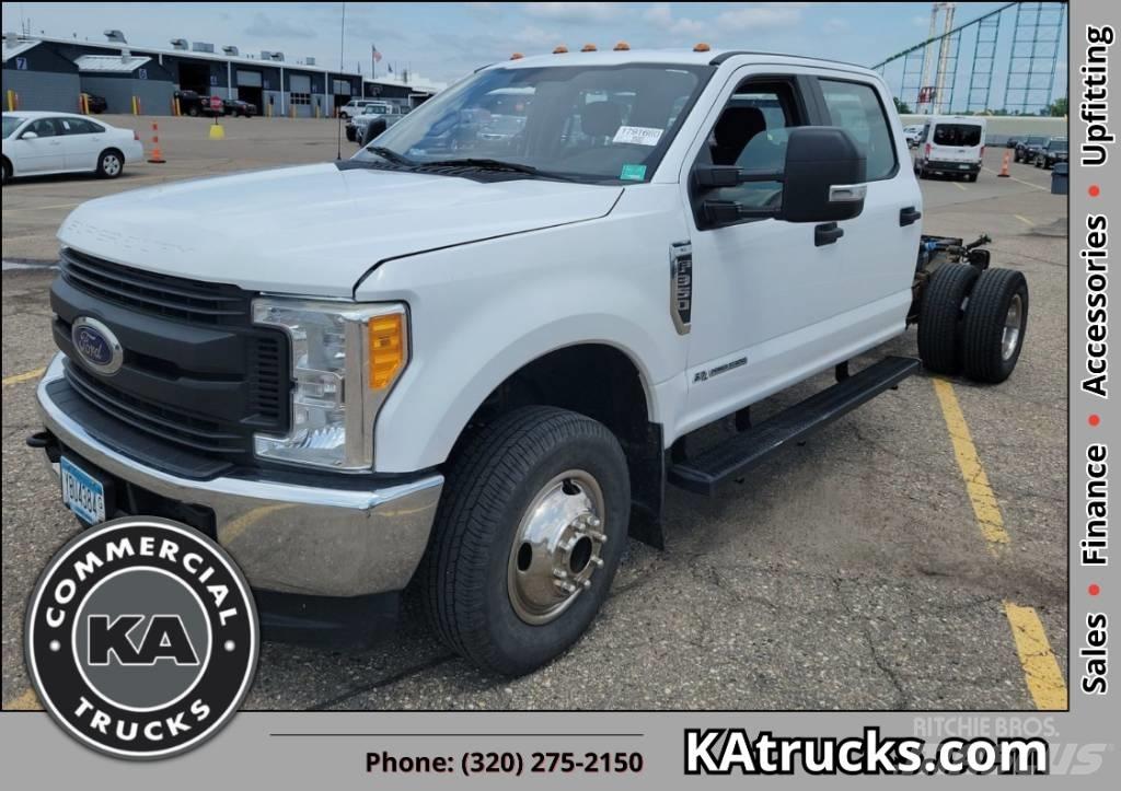 Ford F 350 XL SD Chassis met cabine