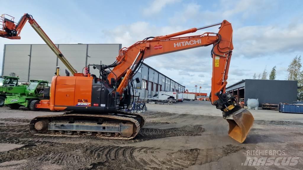 Hitachi ZX225USRLC-6 Rupsgraafmachines