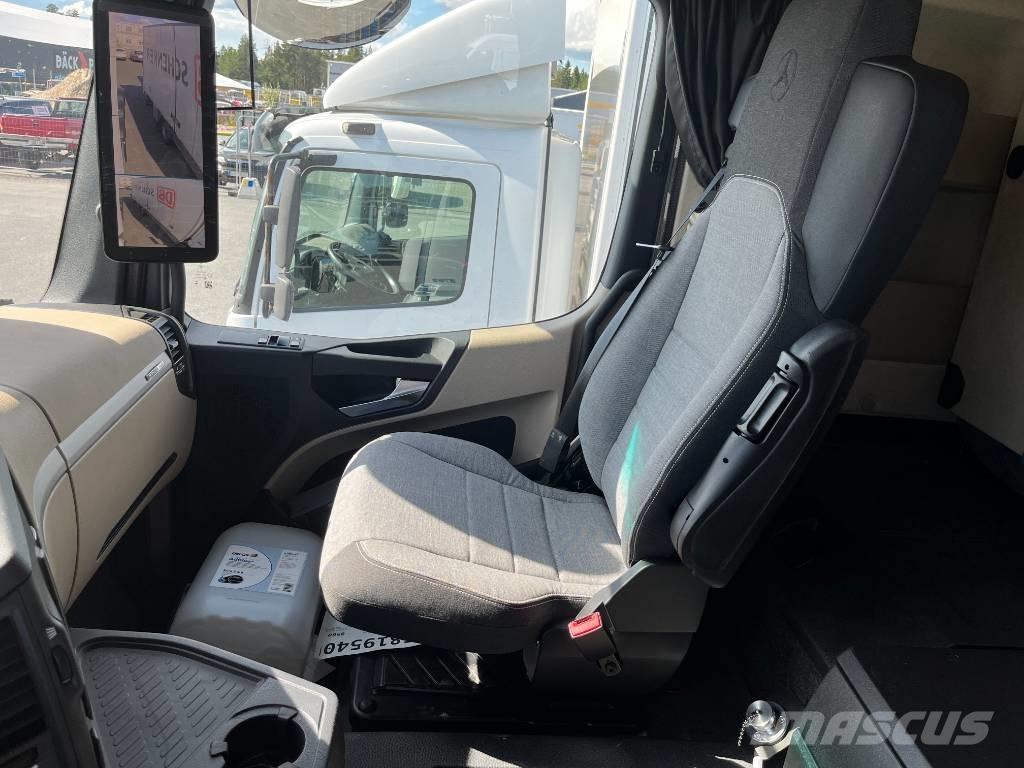Mercedes-Benz 3253L Vrachtwagen met containersysteem