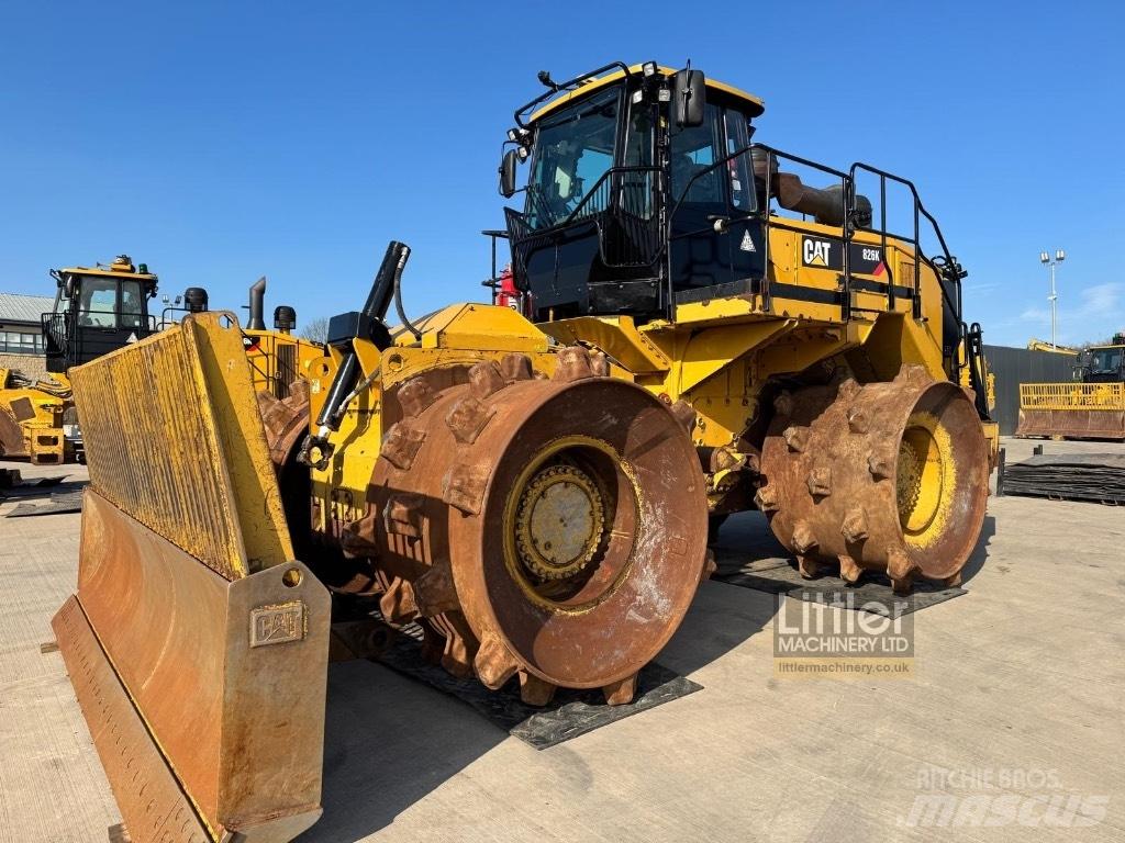 CAT 826K Afvalpersen