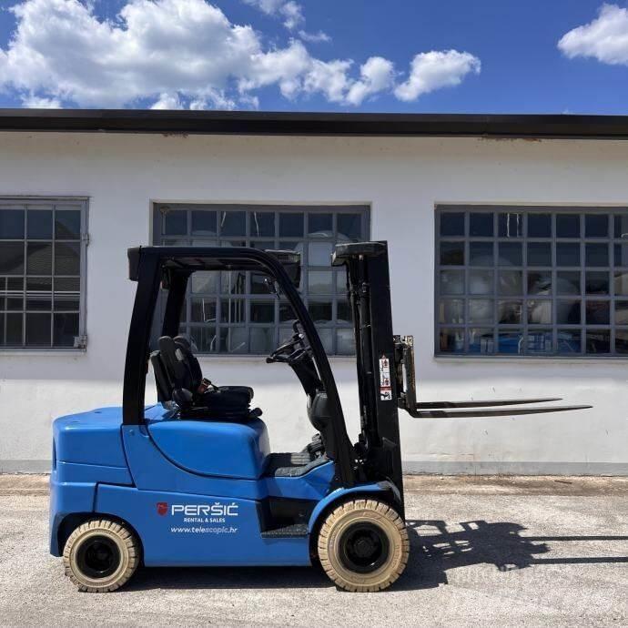 Yale GDP25LX Diesel heftrucks