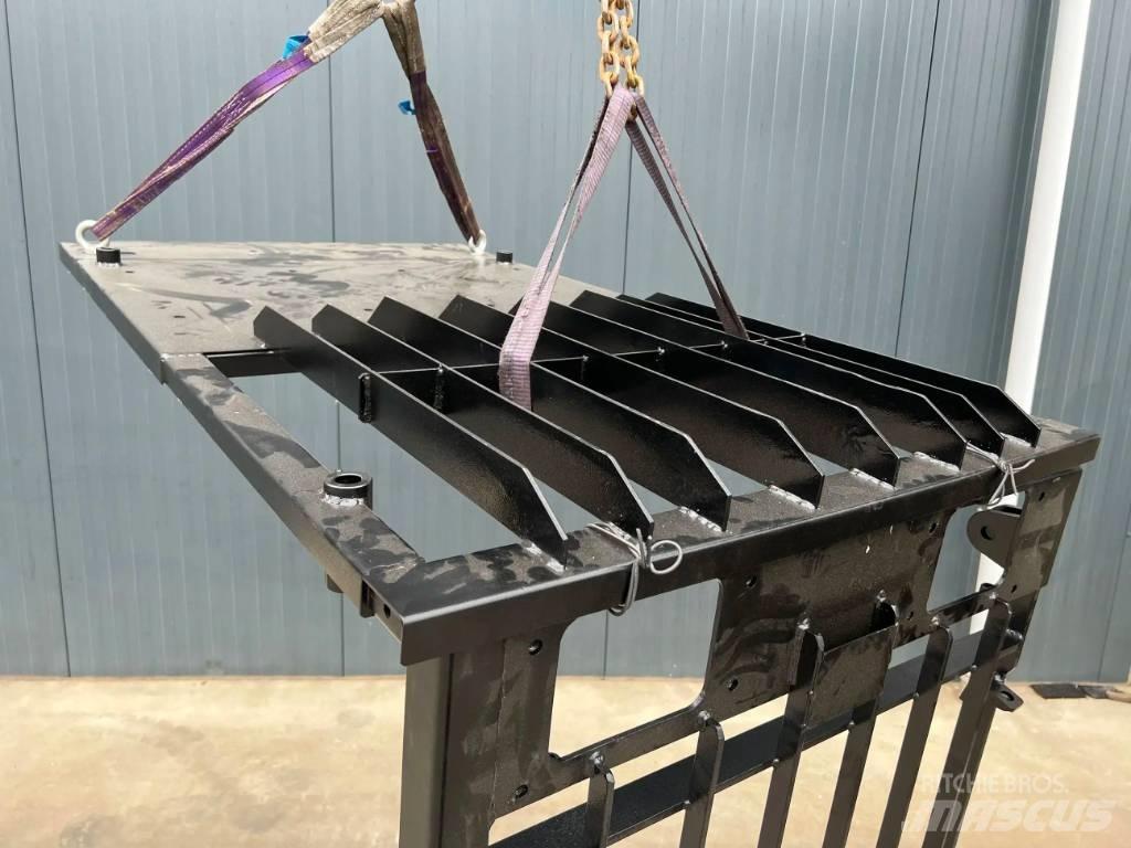 CAT 318C Guard Cabine en interieur