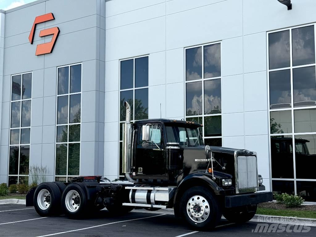 Western Star 4900 Trekkers