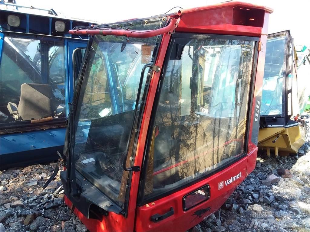 Valmet 931 Cabine en interieur