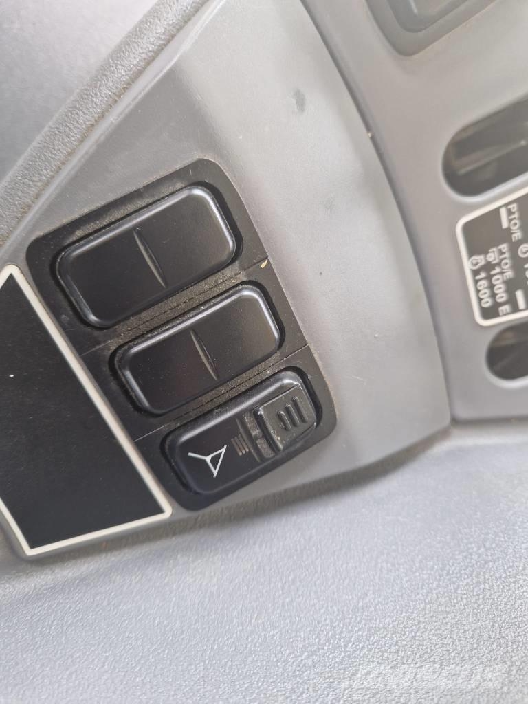 Kubota M7132 KVT Tractoren