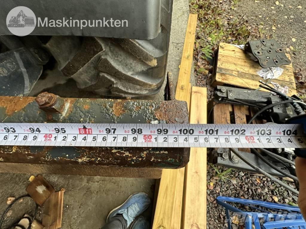 Komatsu PW 148-8 Wielgraafmachines