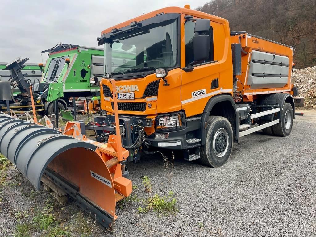 Scania P 410 Zand- en zoutstrooimachines