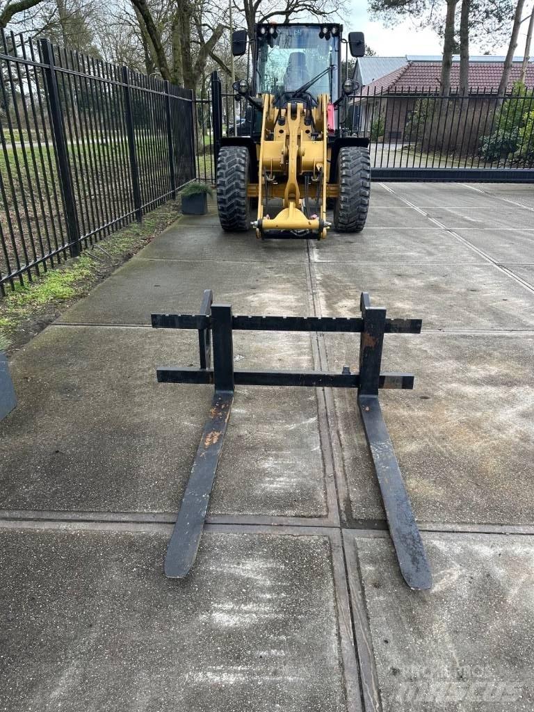 CAT 908 forks Vorken