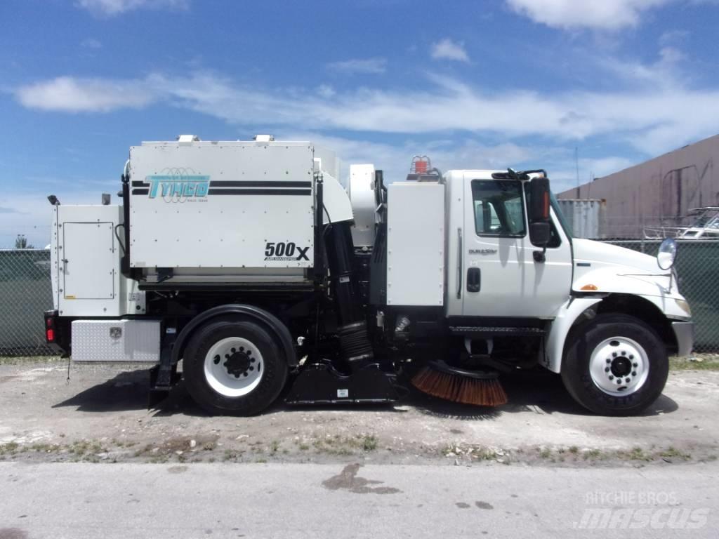 International 4300 Veegwagens