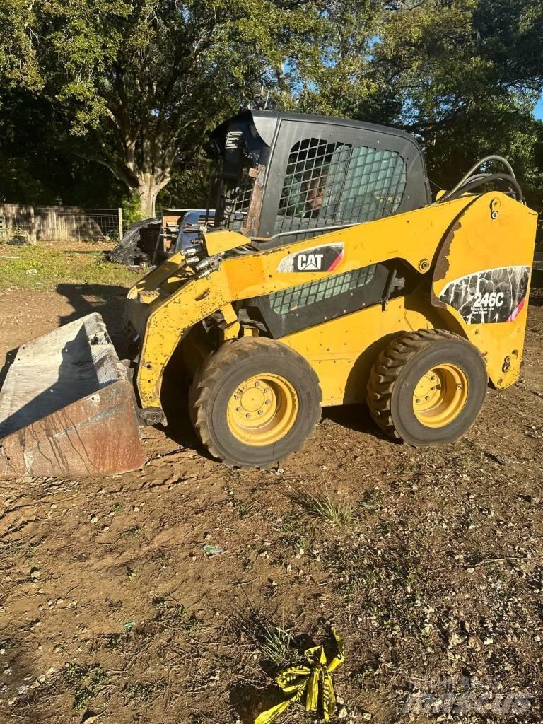 CAT 246 C Schrankladers