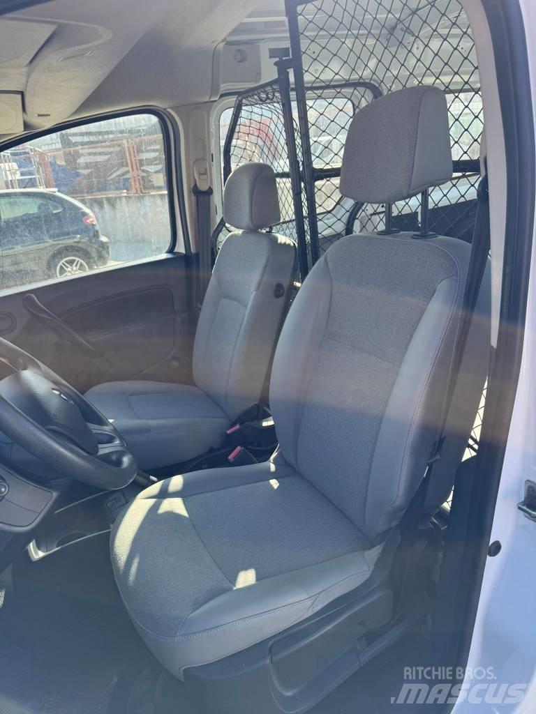 Renault Kangoo Gesloten opbouw
