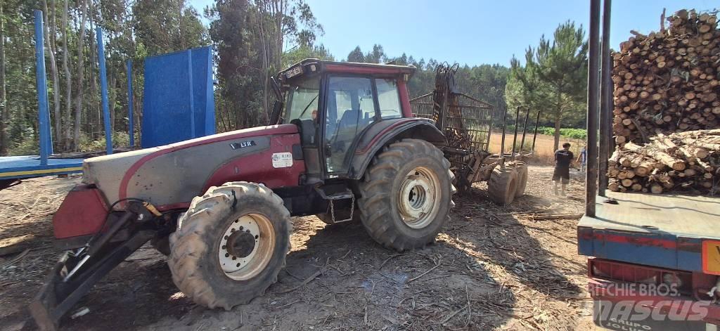 Valtra T 161 Bosbouw tractoren