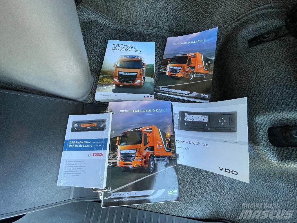 DAF LF220 Bakwagens met gesloten opbouw