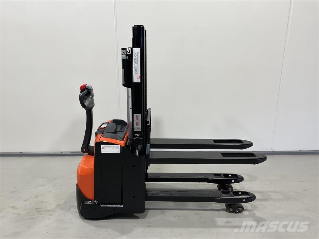 Toyota SWE200D Zelfrijdende stapelaars