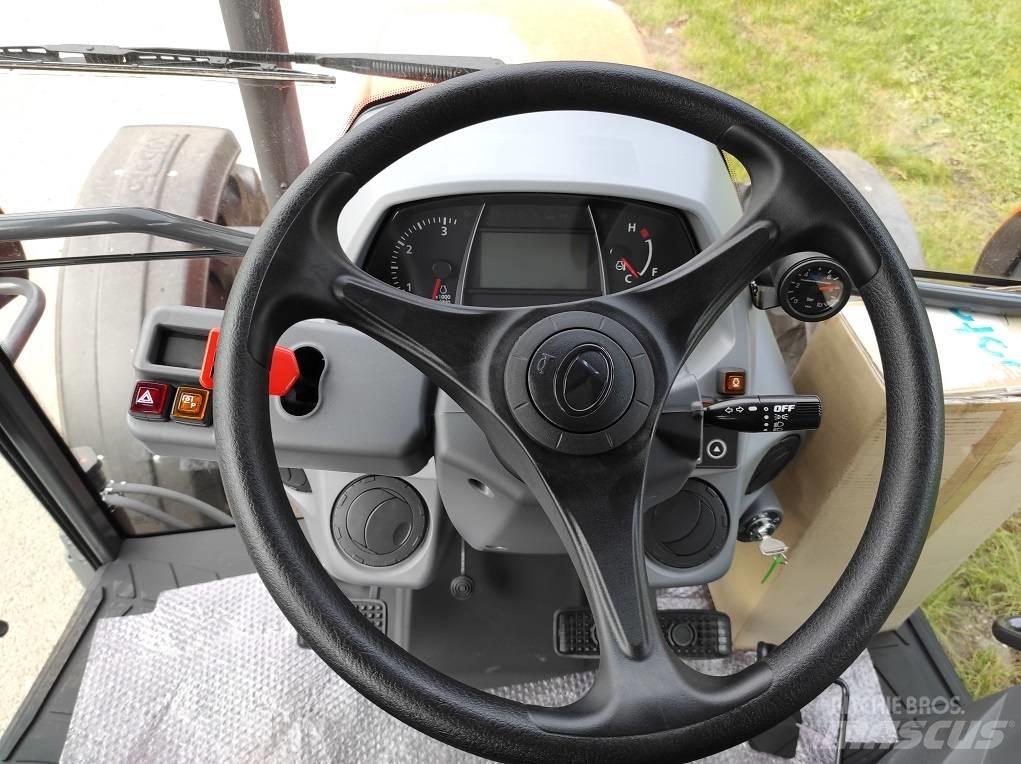 Kubota M4073 Tractoren