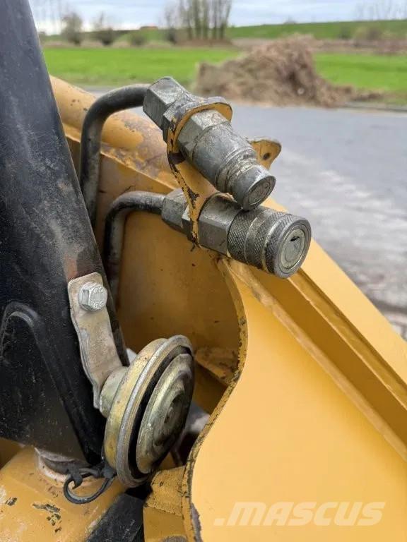 CAT 226B Schrankladers