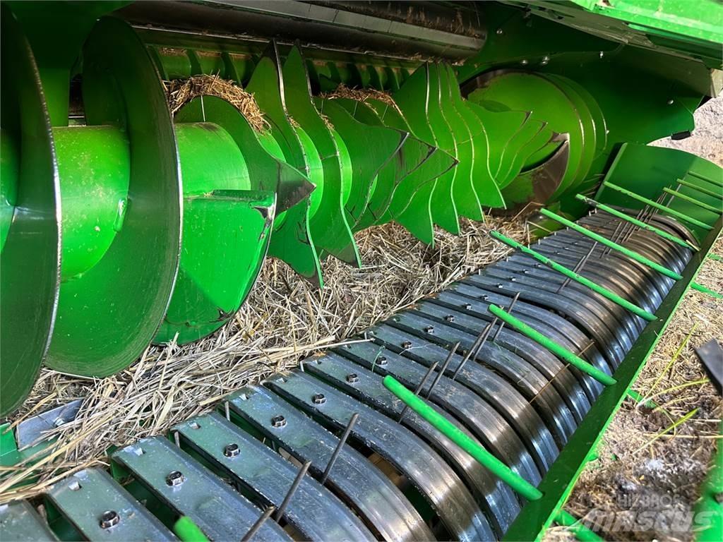 John Deere V461M Ronde-balenpersen