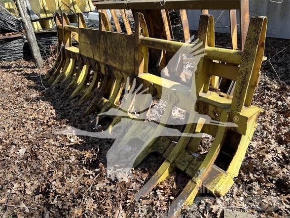 Komatsu D65PX Wegopbrekers
