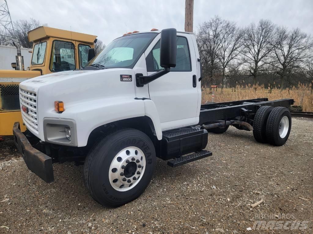 GMC C8500 Chassis met cabine
